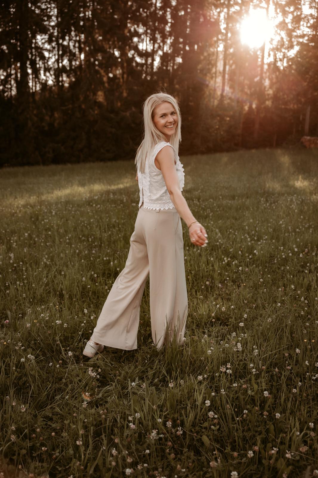 Nicole im Abendlicht